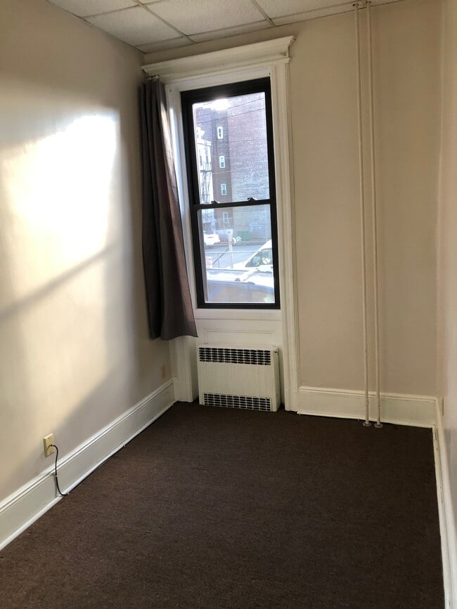 Photo - 513 9th St Unidad 1st floor front