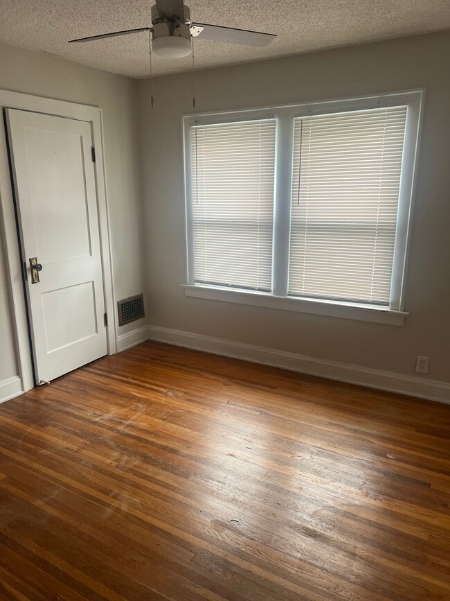Photo - 163 W Pacemont Rd