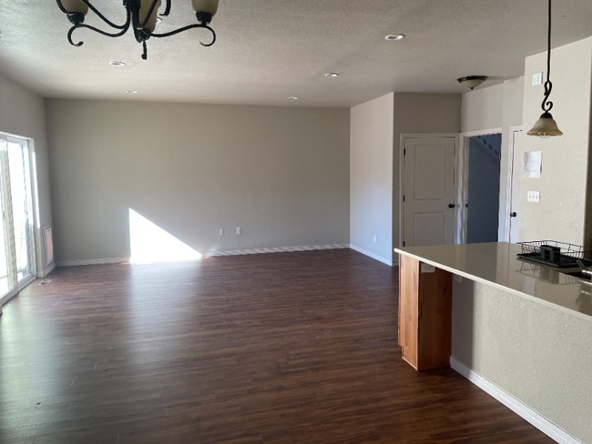 Photo - 2785 Exmoor Ln