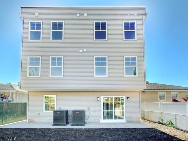 Photo - 429 Niles St Unit 1