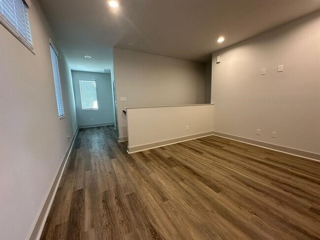 Photo - 6804 Troya Ln
