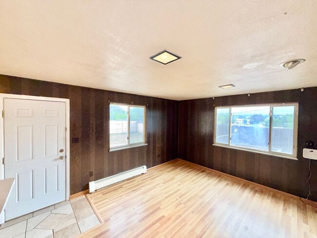 Photo - 225 Elmwood Dr