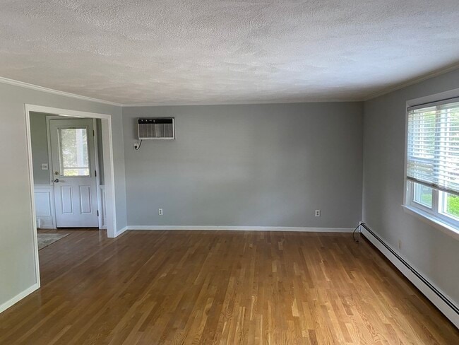 229 Hillside Ave