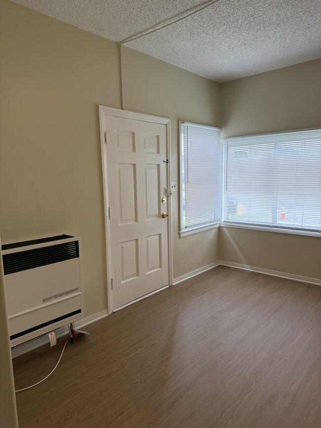 front room - 801 W Glenoaks Blvd Unit 801