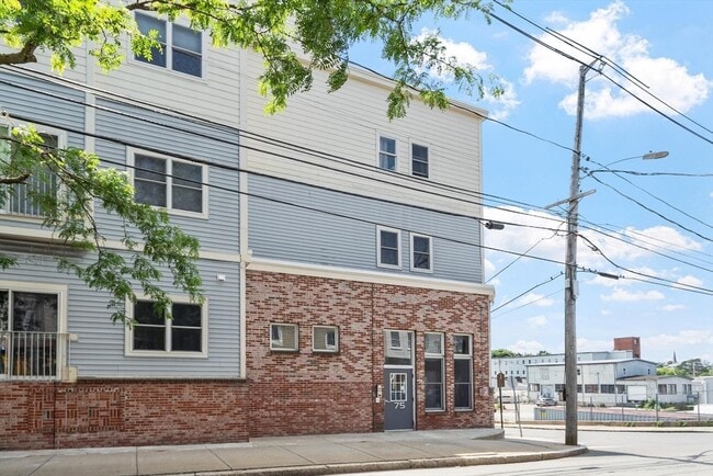Photo - 75 Walnut St Unit 302