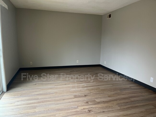 Photo - 2119 Saratoga Dr Unit Apt 3