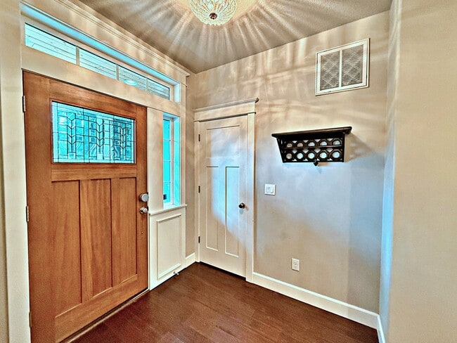 Photo - 1707 SW Moss St