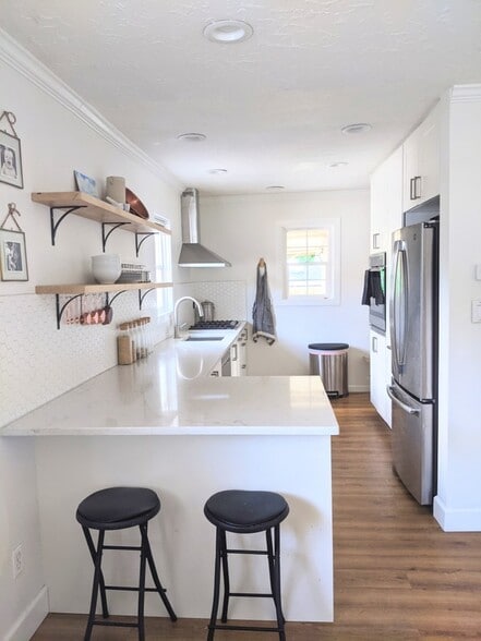 255 Browning Ave