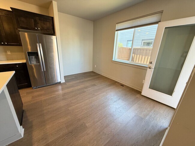 Photo - 3 Bed/2.5 Bath Pahlisch Home in NE Bend - ...