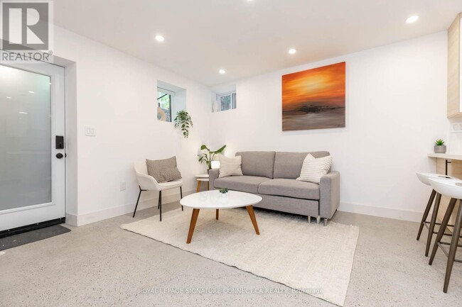 Photo - 55 Dearbourne Ave