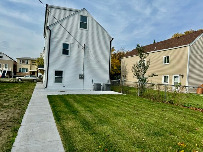 Photo - 3135 S 53rd Ave Unit 2