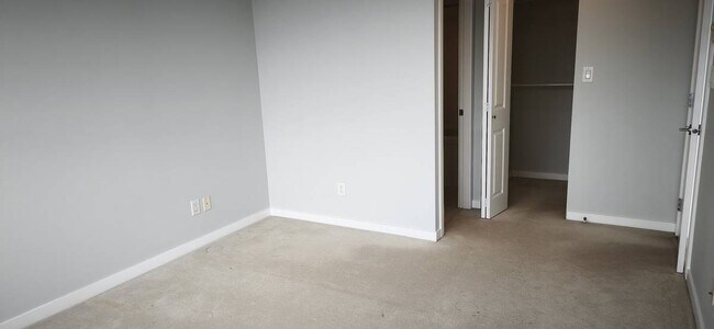 Photo - 9868 Cameron St