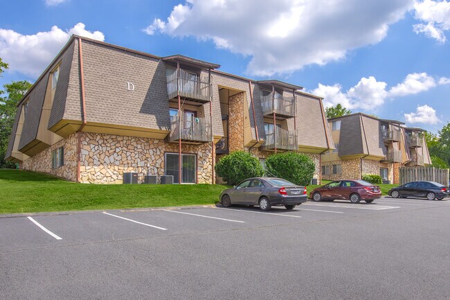 Hartford House Apartments