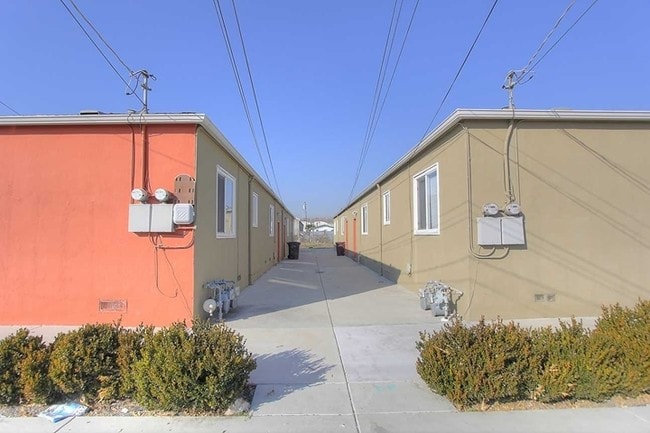 22811-22815 Grand St