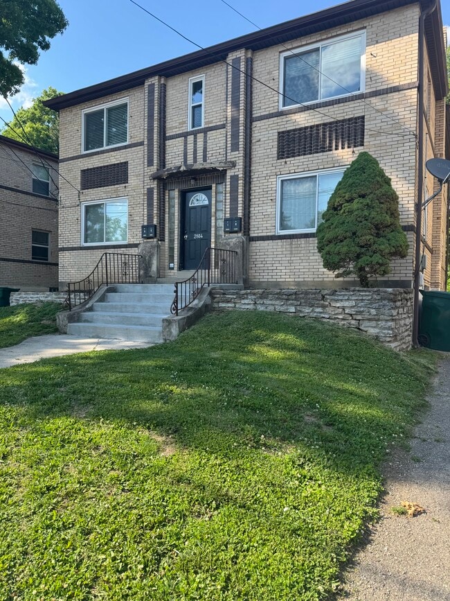 Building Photo - 2814 Lawndale Ave Unit 4
