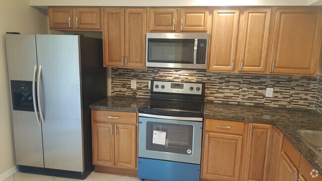 Building Photo - 9825 NW 56th Pl Rental