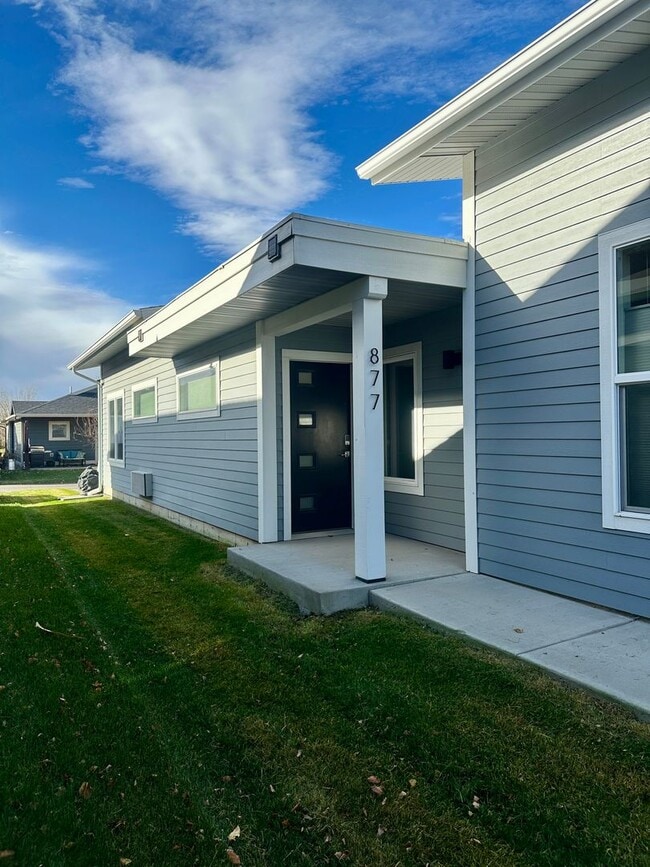 Photo - 877-879 S Cottonwood Rd Unit 877 Cottonwood Road