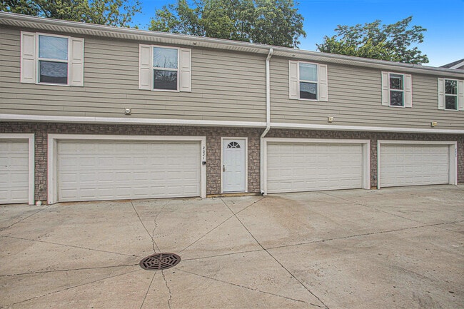 Photo - 2621 Redwood Ave