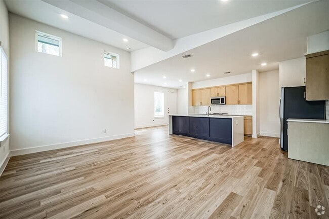 Building Photo - 2529 Appian Wy Rental