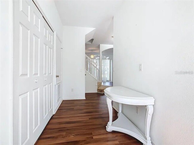 4715 Hemingway House St