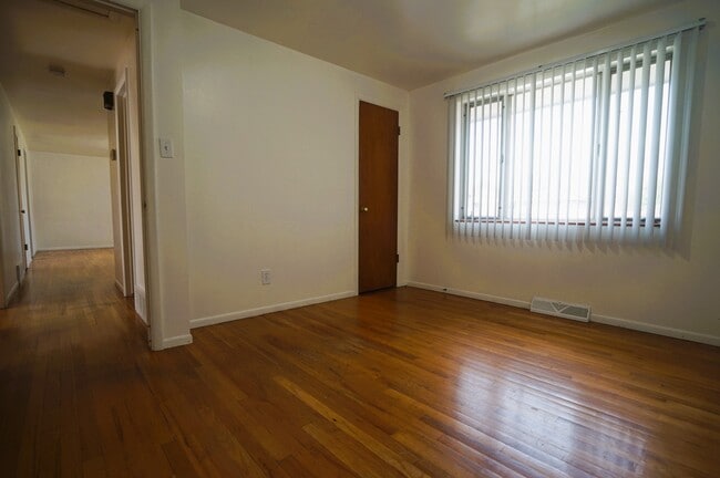 Photo - 2500 Westchester Dr