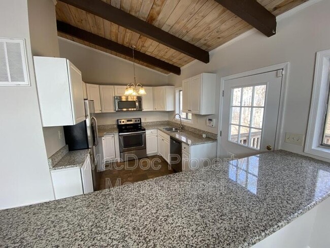 Photo - 3621 Lakeview Pkwy