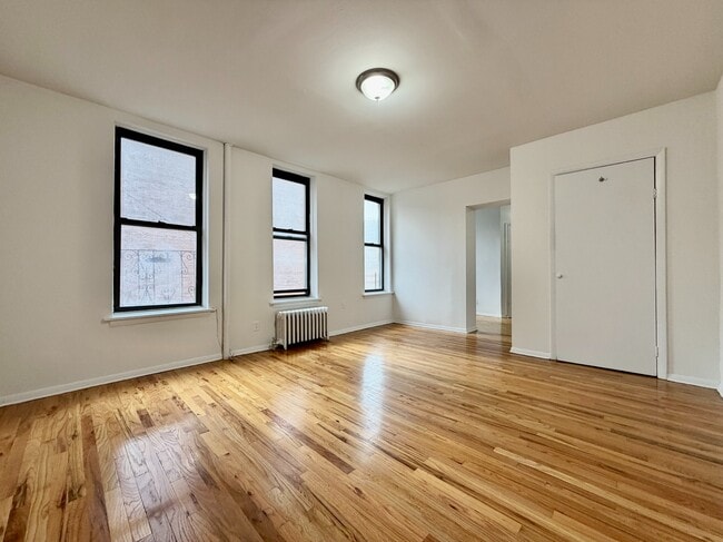 Photo - 401 E 68th St Unidad 6D