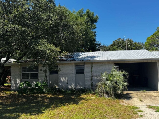 Building Photo - "Charming 2-Bedroom Retreat in Destin – Co... Rental