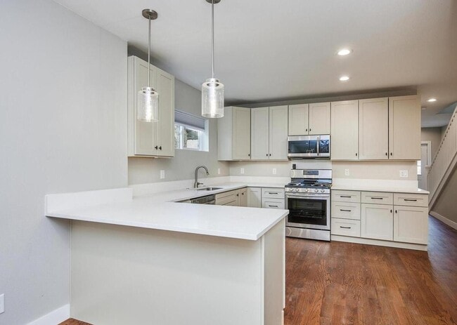 Photo - 841 Mariposa St