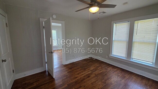306 E Hughbert St
