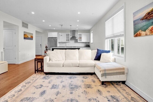 Photo - 214 E Eagle St Unidad 5