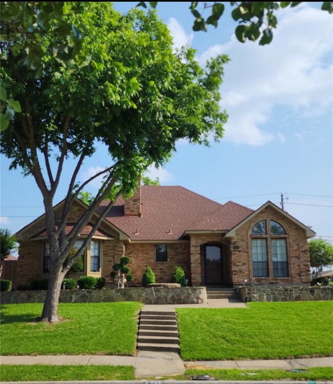 Photo - 4419 Silverthorn Dr House