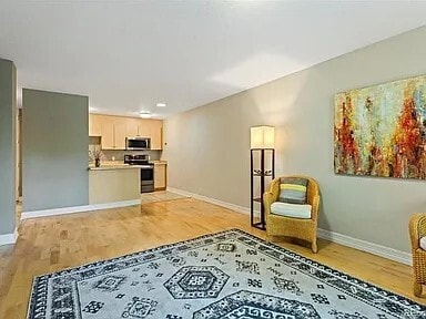 Photo - 2500 S York St