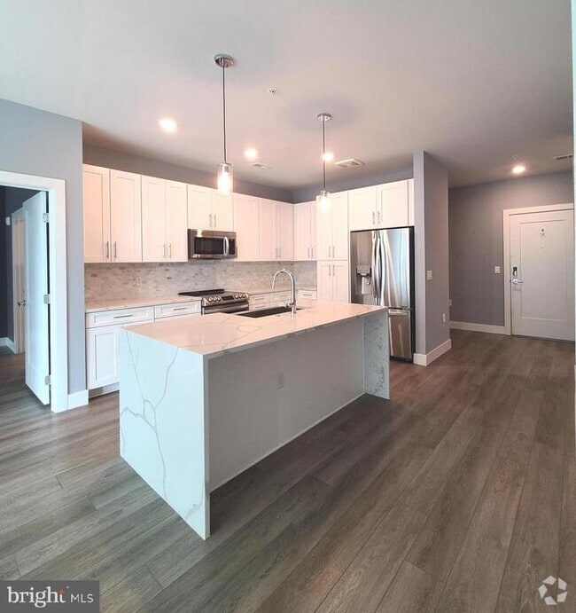 Building Photo - 1761 Old Meadow Rd Unit 319 Rental