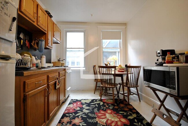 Building Photo - 1630 Commonwealth Ave Rental