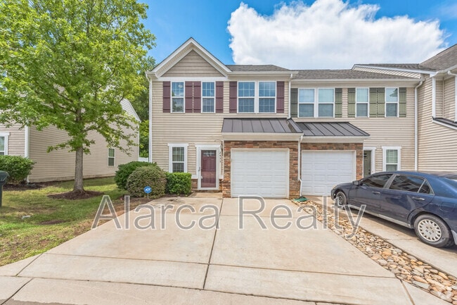 Building Photo - 2455 Silverthorn Dr Rental