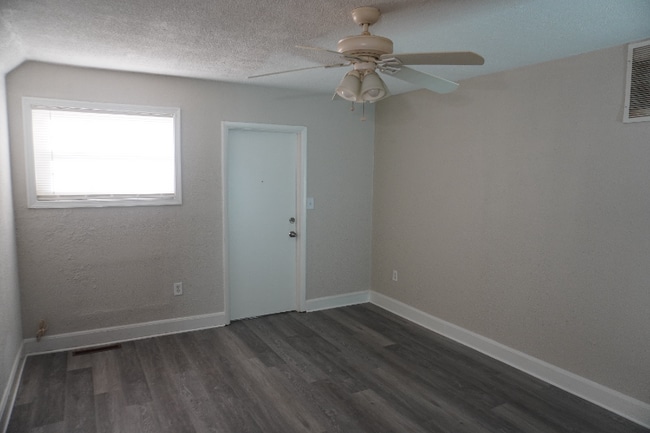 Photo - 5551 Force Rd Unit 5549-B