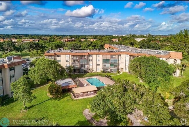 Building Photo - 6100 S Falls Cir Dr Unit 204 Rental