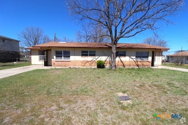 Building Photo - 203 W Bobwhite Ln Rental