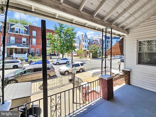 Photo - 637 N 32nd St