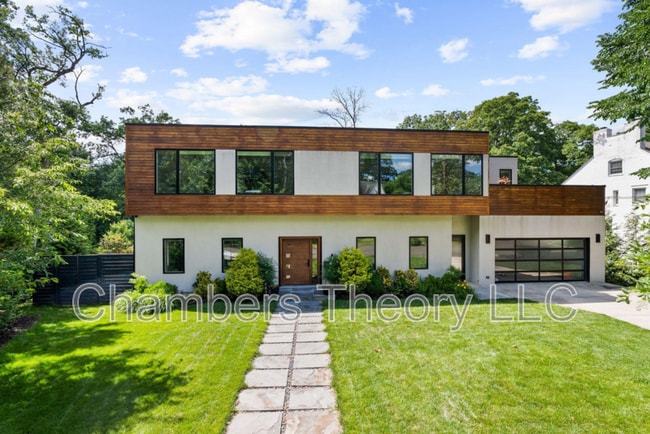 Photo - 3820 Argyle Terrace NW
