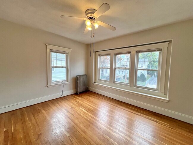 Photo - 171 School St