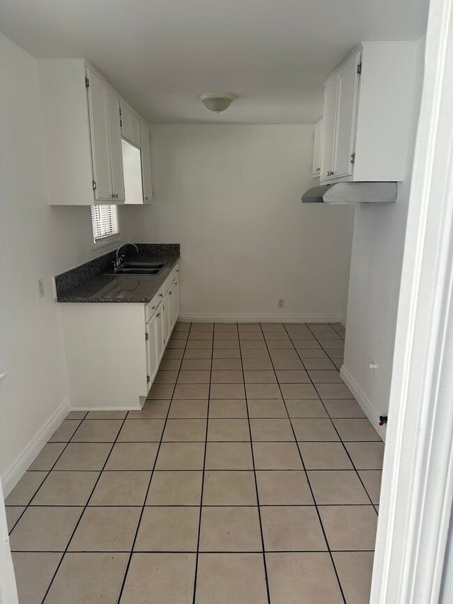 Photo - 6808-6812 Main Street Unidad 6810 1/2