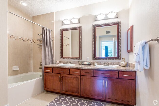 Photo - Comfort Just Minutes from It All Unidad SNBS