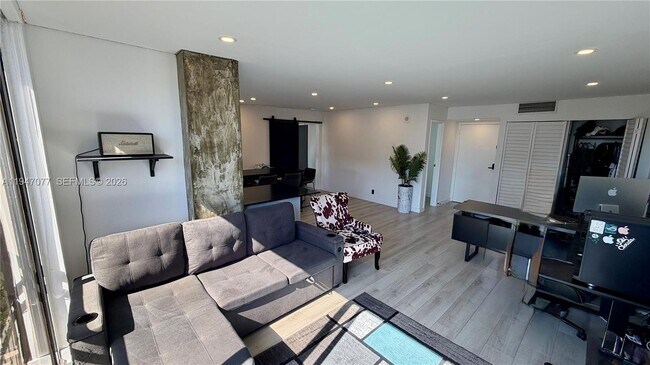 Photo - 16919 N Bay Rd Unit 915