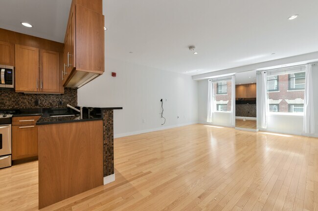 Photo - 80 Broad St Unit 603