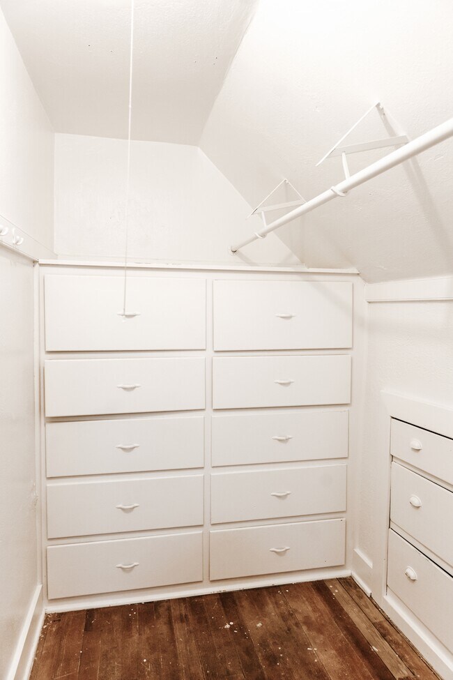Photo - 2440 E Willamette Ave