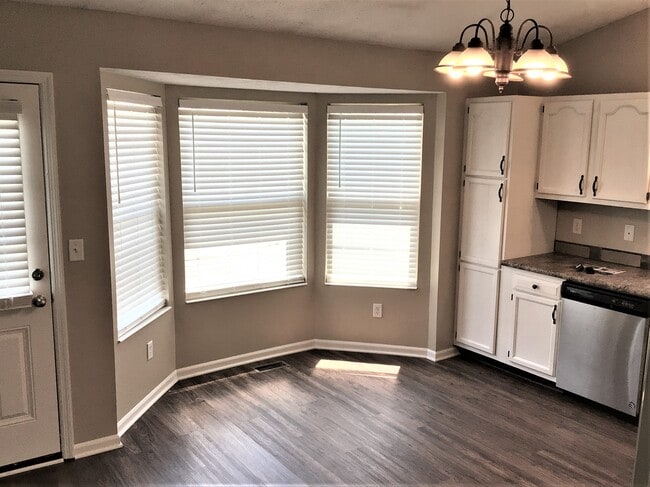 Photo - 221 Choctaw Cir