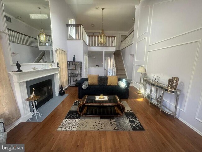 Photo - 18 E Countryside Dr