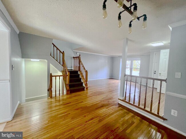 Photo - 11570 Hill Meade Ln